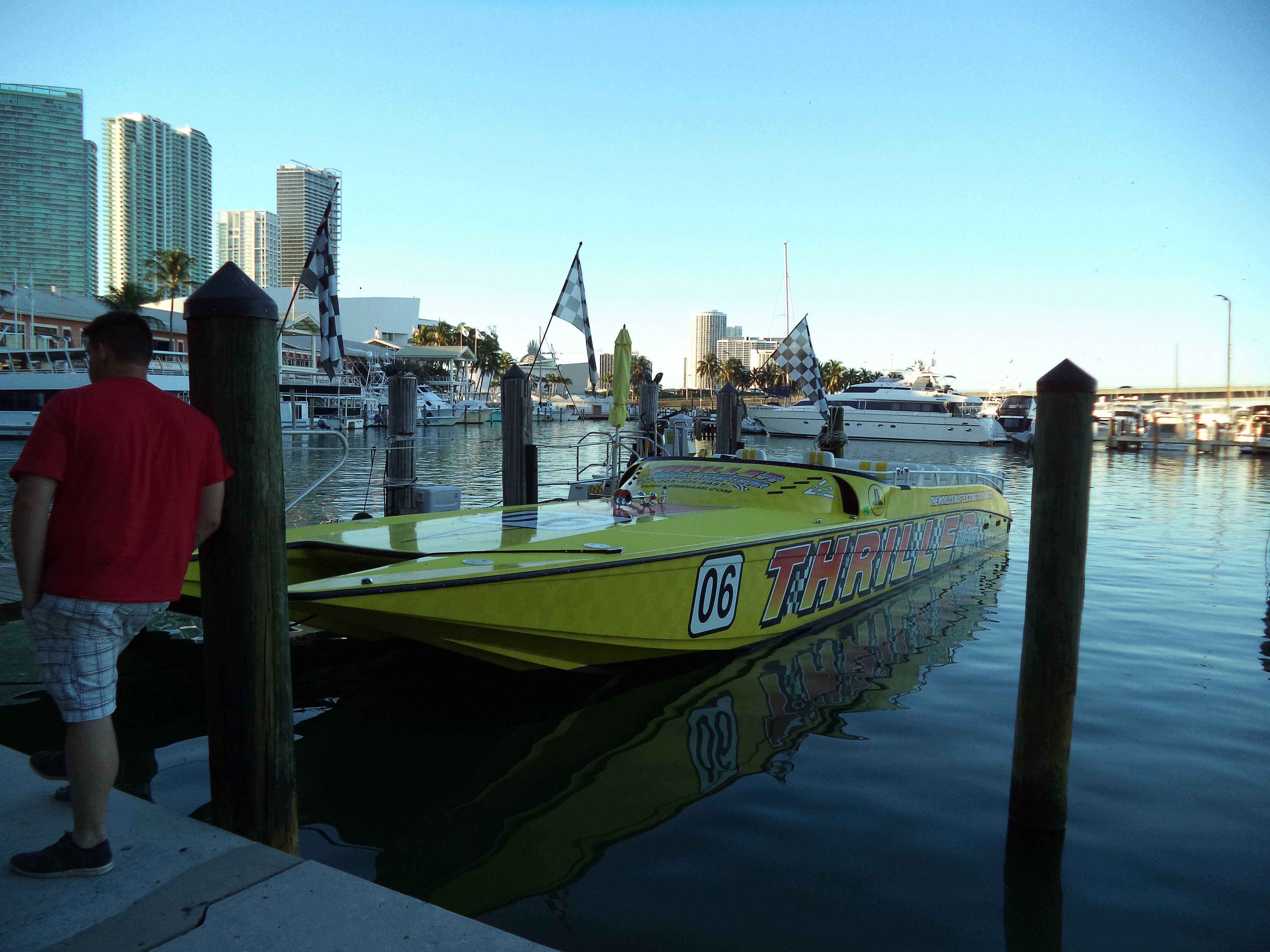 speedboat miami thriller