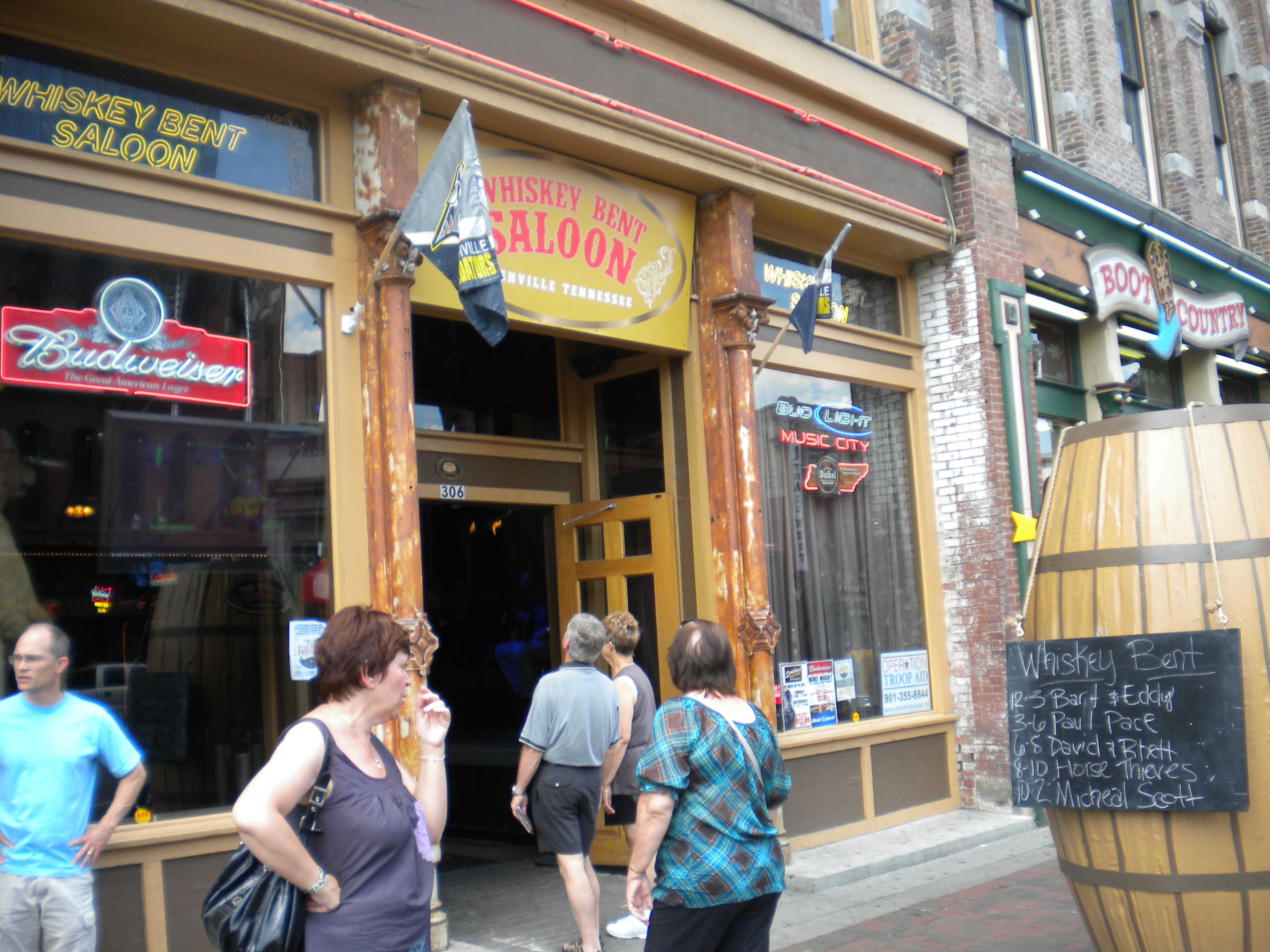 bar wiskey bent saloon