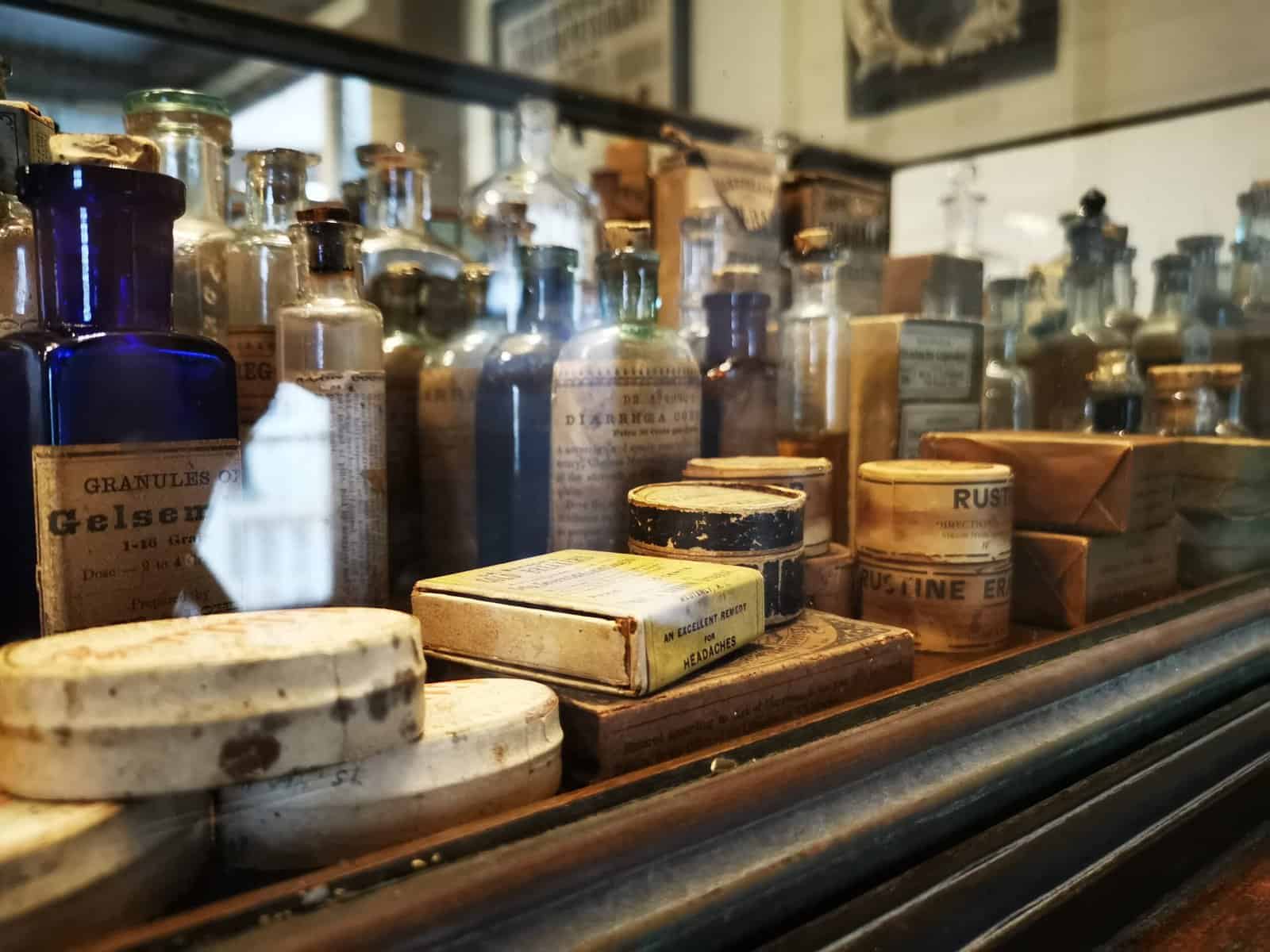 apothicaire mystic seaport