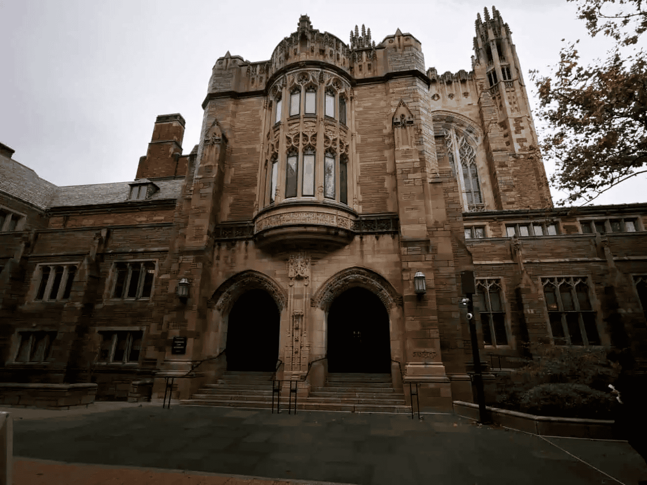Sterling Memorial Library université Yale